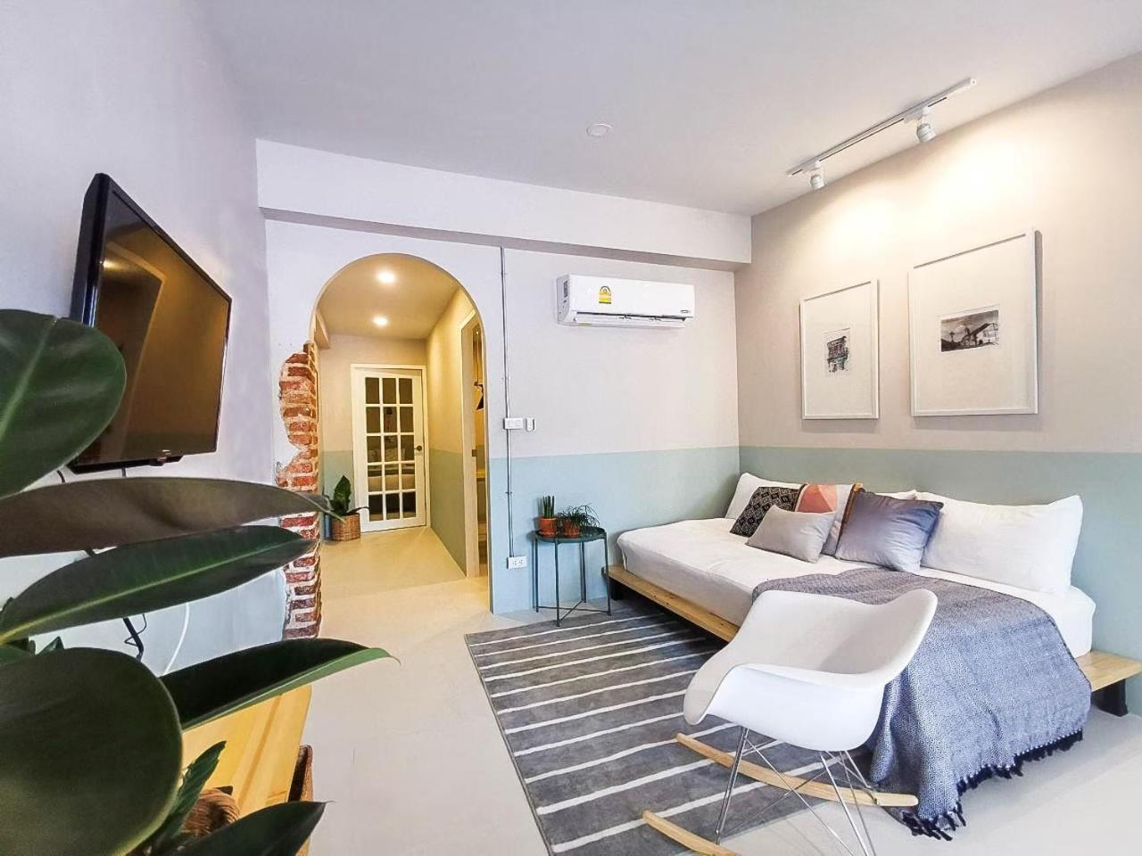 Snoozy Guesthouse Phuket Exterior foto