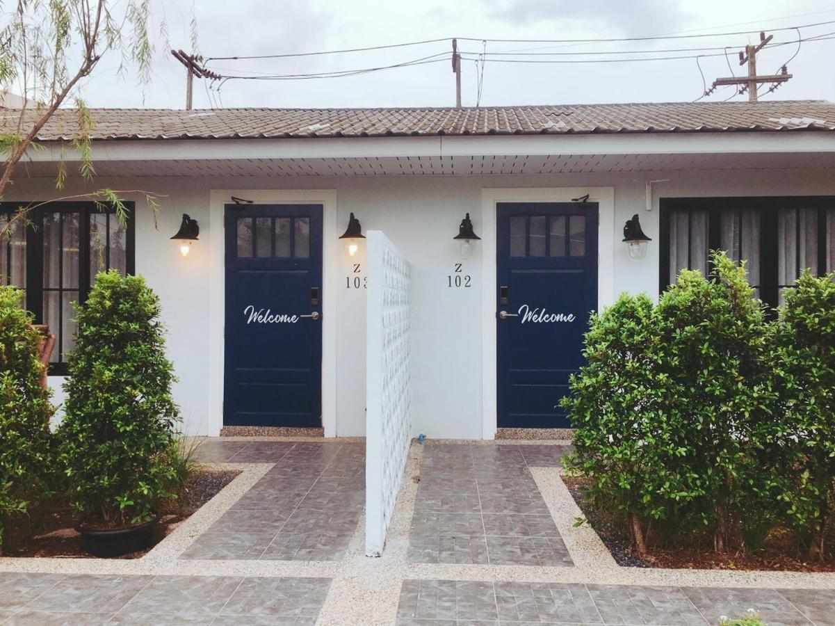 Snoozy Guesthouse Phuket Exterior foto