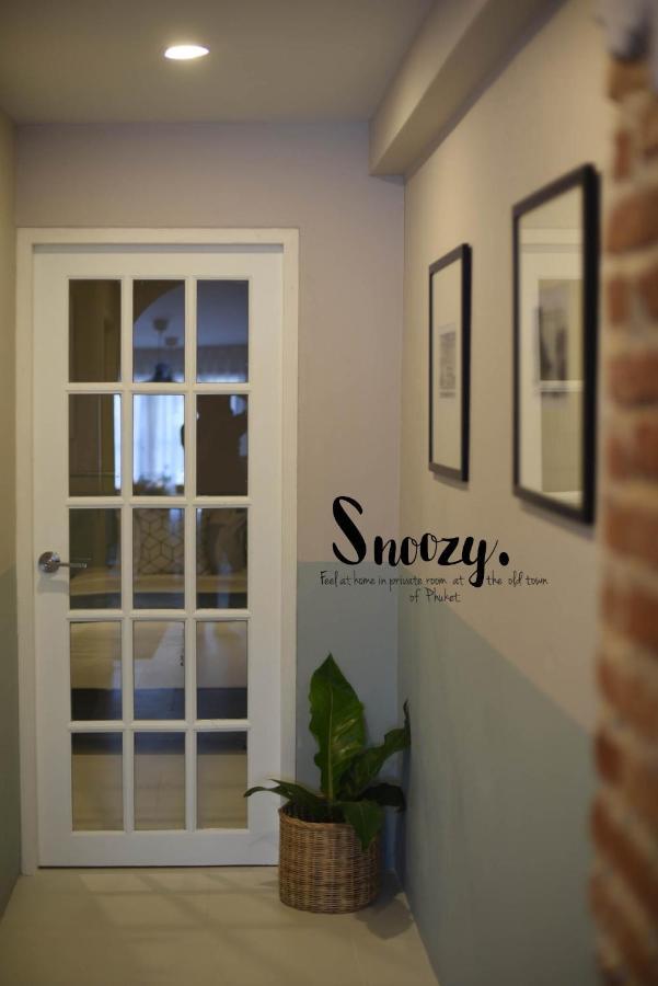 Snoozy Guesthouse Phuket Exterior foto